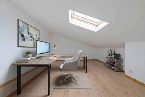 Duplex T4 Totalmente Renovado em Moradia Isolada Queijas