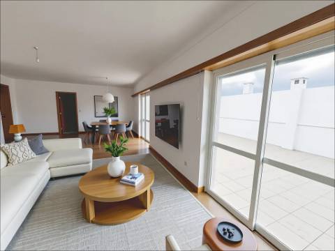 Moradia T4 na Cotovia, Sesimbra - Conforto, Espaço e Localização Privilegiada