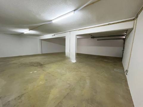 Moradia T4 na Cotovia, Sesimbra - Conforto, Espaço e Localização Privilegiada