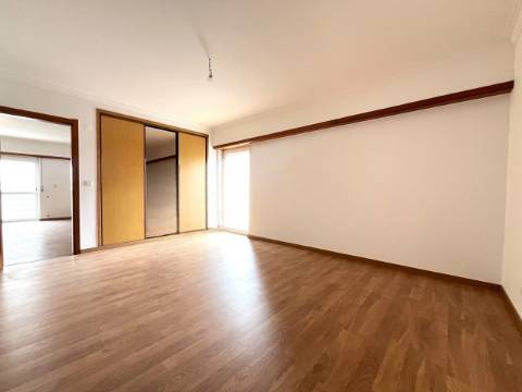 Moradia T4 na Cotovia, Sesimbra - Conforto, Espaço e Localização Privilegiada