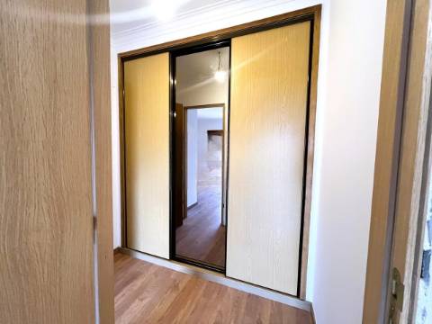 Moradia T4 na Cotovia, Sesimbra - Conforto, Espaço e Localização Privilegiada