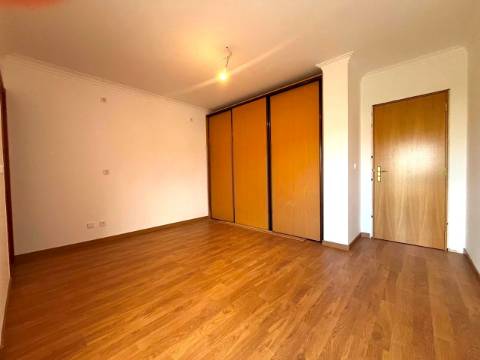 Moradia T4 na Cotovia, Sesimbra - Conforto, Espaço e Localização Privilegiada