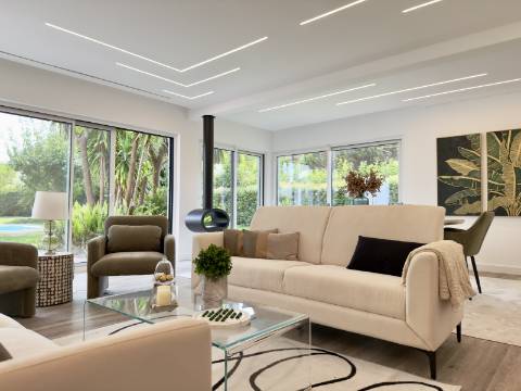 Moradia de Luxo T4 Térrea na Herdade da Aroeira | Piscina e Jardim Privativo