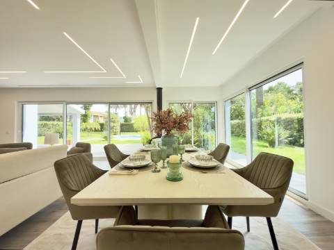 Moradia de Luxo T4 Térrea na Herdade da Aroeira | Piscina e Jardim Privativo