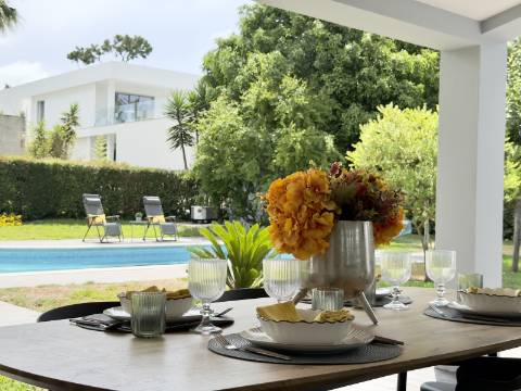 Moradia de Luxo T4 Térrea na Herdade da Aroeira | Piscina e Jardim Privativo