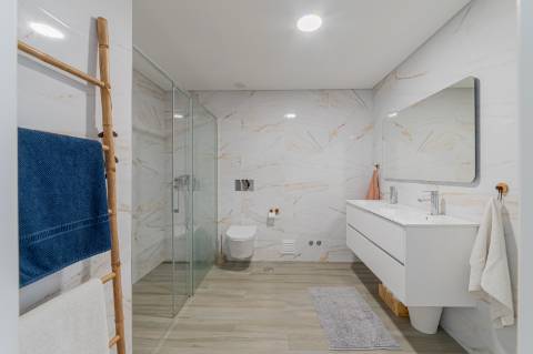 Moradia T3 em Caneças, com excelente jardim e garagem