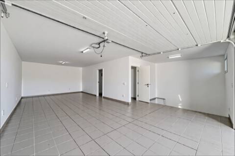 Moradia T3 em Caneças, com excelente jardim e garagem