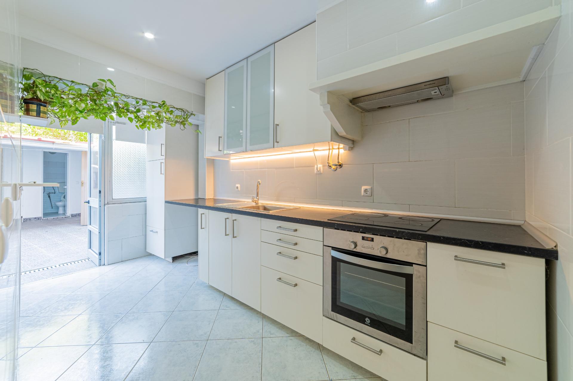 Apartamento T2 com jardim em Almada