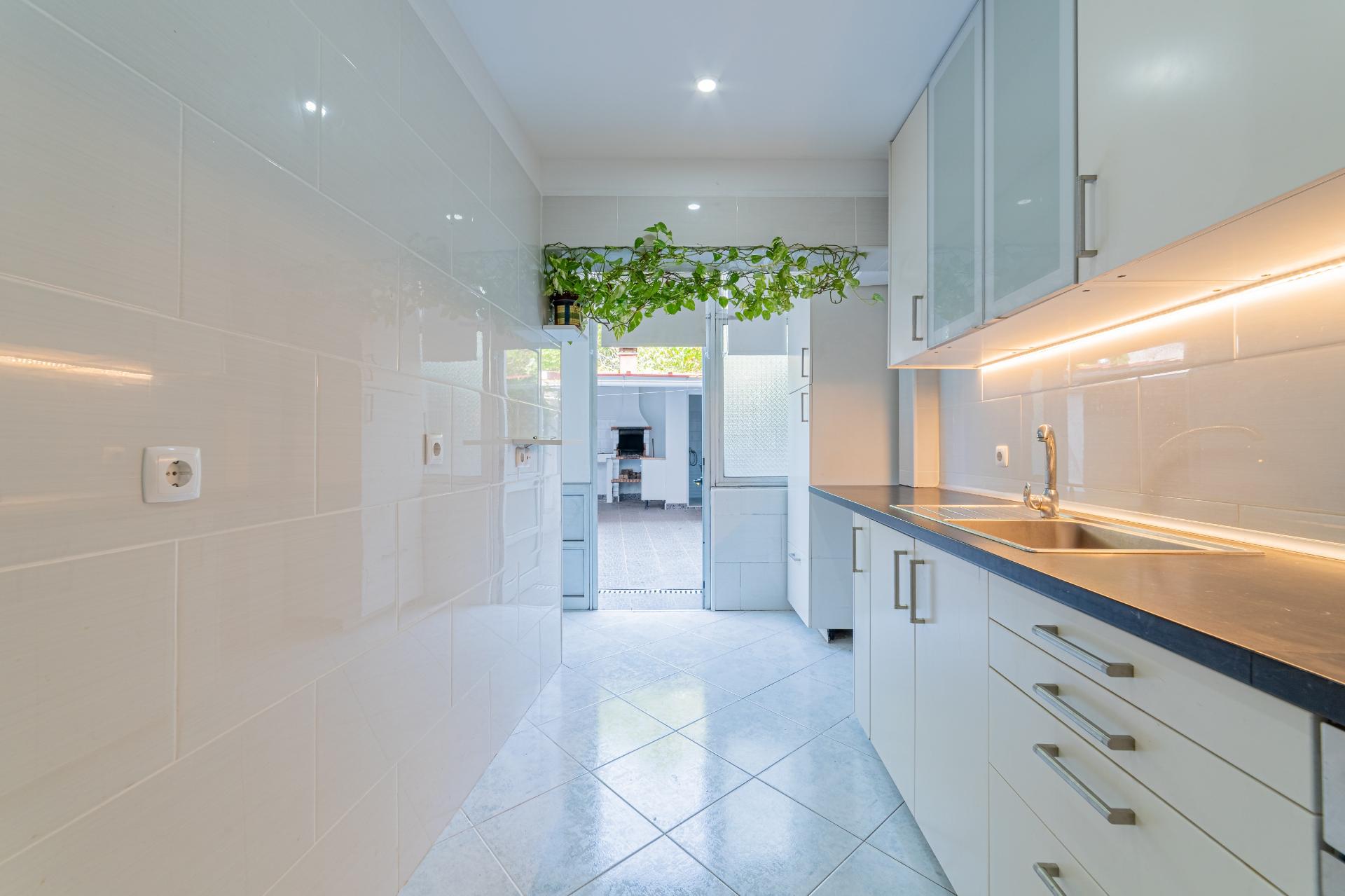 Apartamento T2 com jardim em Almada