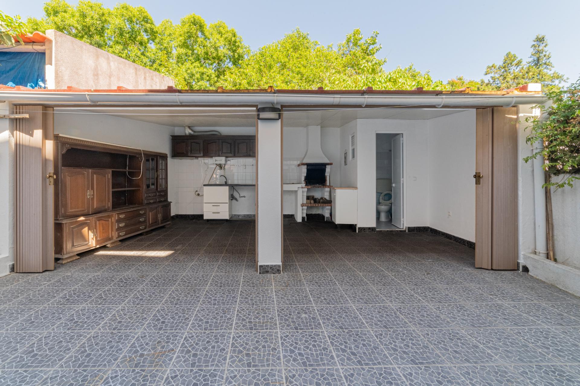 Apartamento T2 com jardim em Almada