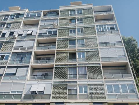 T3 em total Remodelação junto à Estação de Benfica