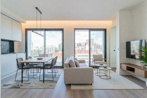 T1 com Varanda nas Avenidas Novas - Centralidade e Estilo no Coração de Lisboa