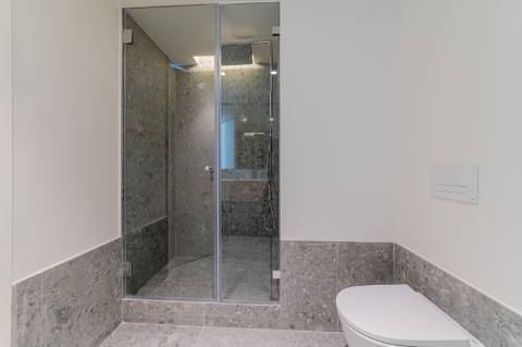 T1 com Varanda nas Avenidas Novas - Centralidade e Estilo no Coração de Lisboa