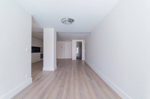 T2 com Terraço de 49 m² e Estacionamento nas Avenidas Novas