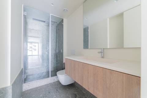 T2 com Terraço de 49 m² e Estacionamento nas Avenidas Novas