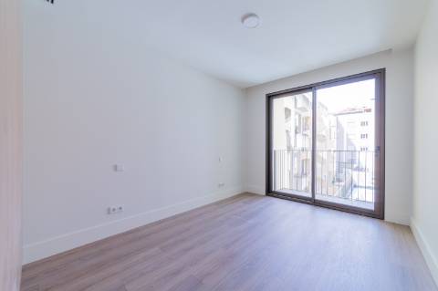 T2 com Terraço de 49 m² e Estacionamento nas Avenidas Novas