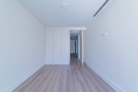 T2 com Terraço de 49 m² e Estacionamento nas Avenidas Novas