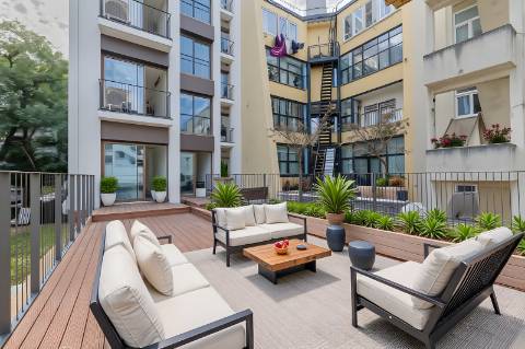 T2 com Terraço de 49 m² e Estacionamento nas Avenidas Novas