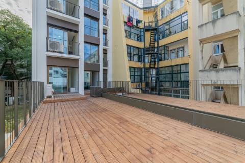 T2 com Terraço de 49 m² e Estacionamento nas Avenidas Novas