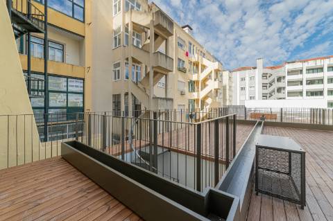 T2 com Terraço de 49 m² e Estacionamento nas Avenidas Novas