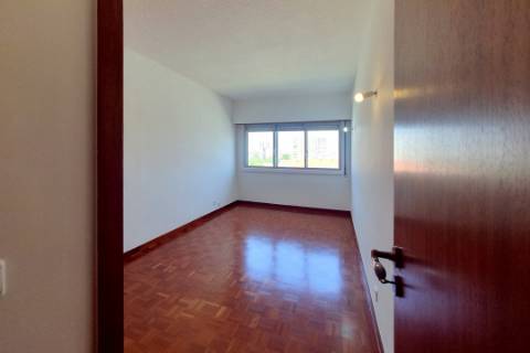 Arrendamento - Apartamento T2 nas Olaias