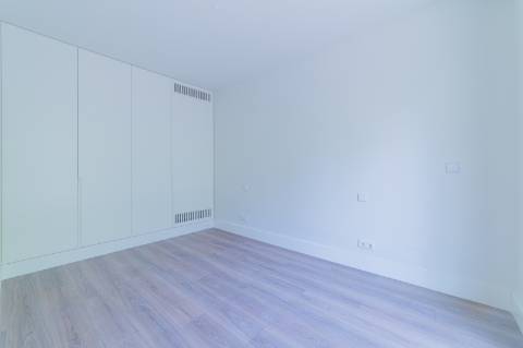 T1 com Varanda nas Avenidas Novas - Conforto e Estilo no Centro de Lisboa