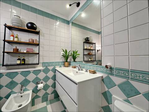 Moradia Geminada T4 totalmente renovada, perto do mar