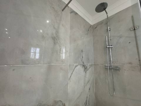 Moradia Geminada T4 totalmente renovada, perto do mar