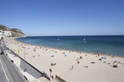 Apartamento T0 Duplex com vista mar - Sesimbra