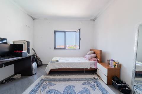 Moradia T3 + T2 Independente na Almoinha - Sesimbra