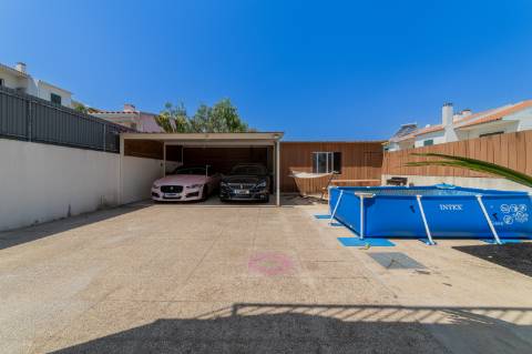 Moradia T3 + T2 Independente na Almoinha - Sesimbra