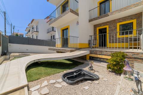 Moradia T3 + T2 Independente na Almoinha - Sesimbra