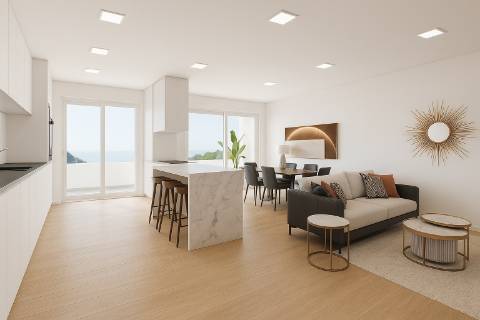 Apartamento T2+1 com terraço novo em Sesimbra