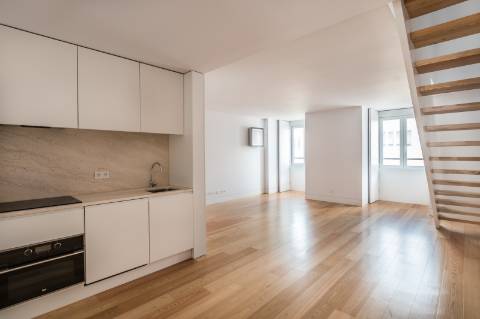 Apartamento T2 Duplex na Baixa Pombalina - Lisboa