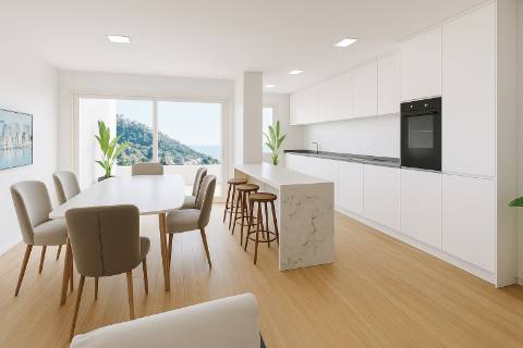 Viva com Conforto e Estilo: Apartamento T3 com Duas Suítes e Varanda em Sesimbra