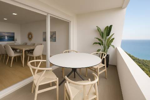 Viva com Conforto e Estilo: Apartamento T3 com Duas Suítes e Varanda em Sesimbra