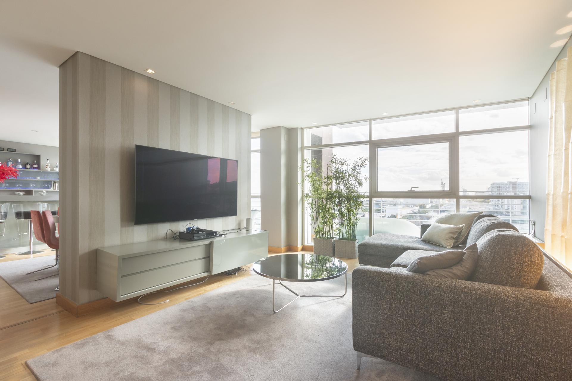 Apartamento T3 Duplex na Torre São Rafael - Parque Das Nações