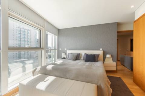 Apartamento T3 Duplex de Luxo com Vista Panorâmica sobre o Rio Tejo - Parque das Nações