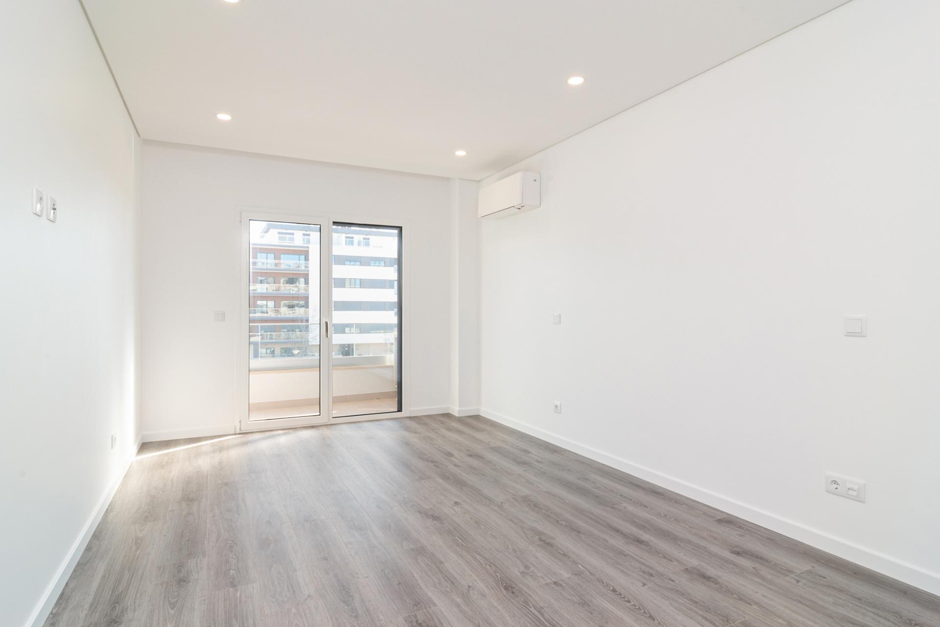 Apartamento T5 duplex na Urbanização Nossa Sra da Atalaia
