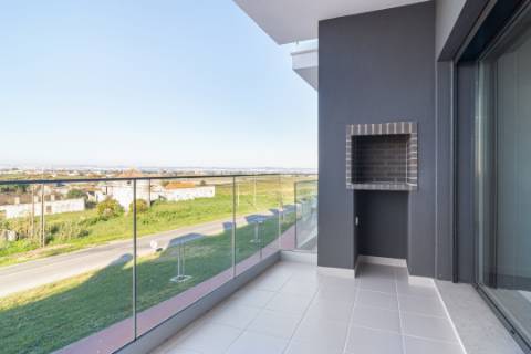 Apartamento T5 duplex na Urbanização Nossa Sra da Atalaia