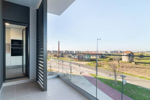 Apartamento T5 duplex na Urbanização Nossa Sra da Atalaia