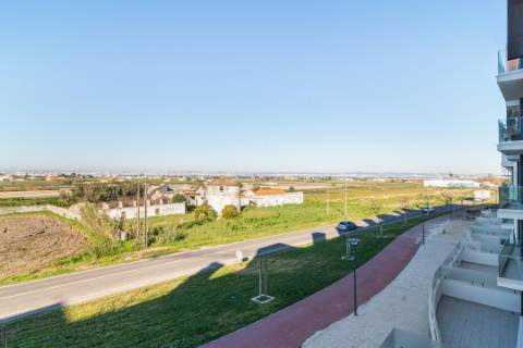 Apartamento T5 duplex na Urbanização Nossa Sra da Atalaia