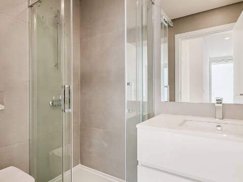 MORADIA T3+1 | A DOIS MINUTOS DAS PRAIAS DE S.JOAO DA CAPARICA