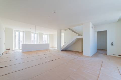 Apartamento T3 duplex no Condomínio Páteo Monte Estoril