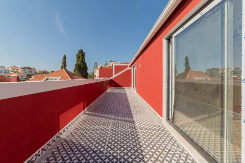 Apartamento T3 duplex no Condomínio Páteo Monte Estoril