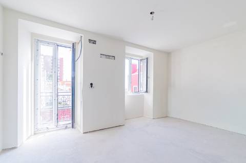 Moradia T3 com 3 Suites, em condomínio fechado no Monte Estoril