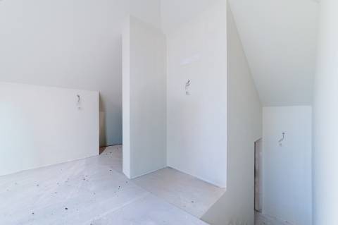 Moradia T3 com 3 Suites, em condomínio fechado no Monte Estoril