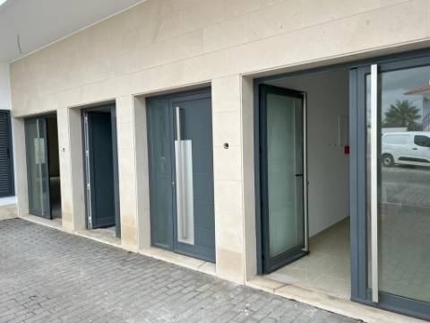 Loja na Carvoeira com 100m2