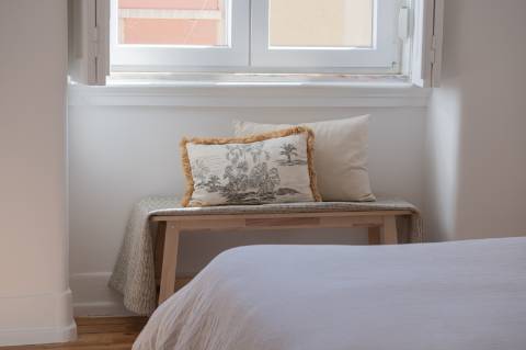 Um apartamento cheio de alma, num pedaço de Lisboa com arte, luz e história