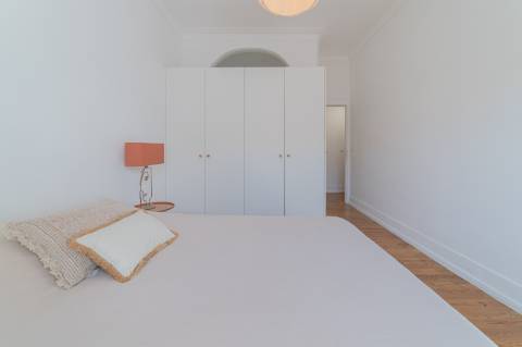 Um apartamento cheio de alma, num pedaço de Lisboa com arte, luz e história